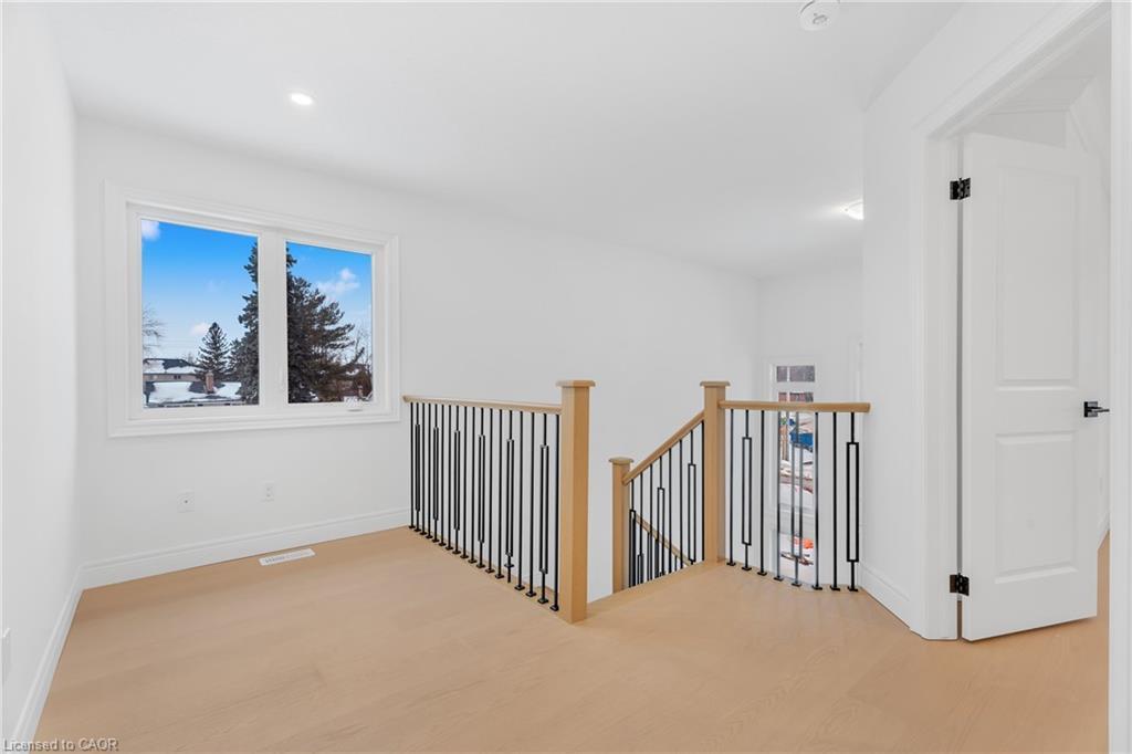 22 Roselawn Avenue, Ancaster, ON - Indoor Photo Showing Other Room
