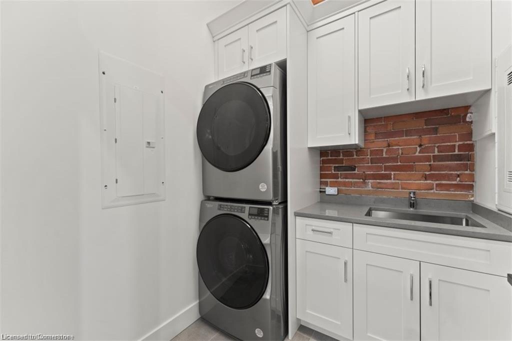201-247 Brock Street, Amherstburg, ON - Indoor Photo Showing Laundry Room