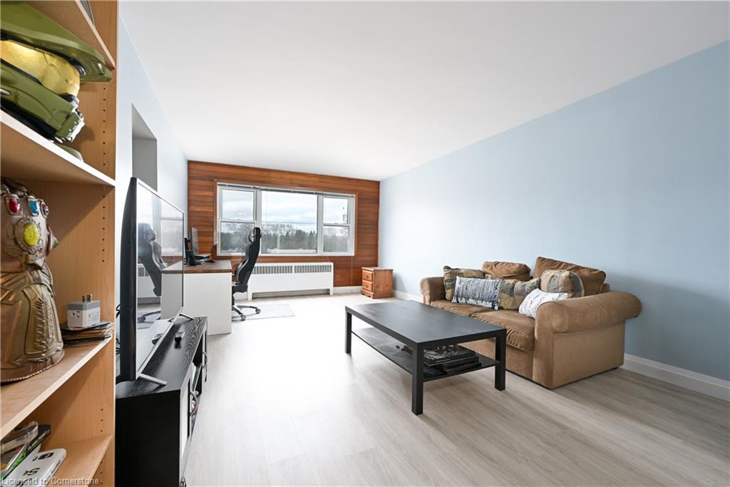 11-2418 New Street, Burlington, ON - Indoor Photo Showing Other Room