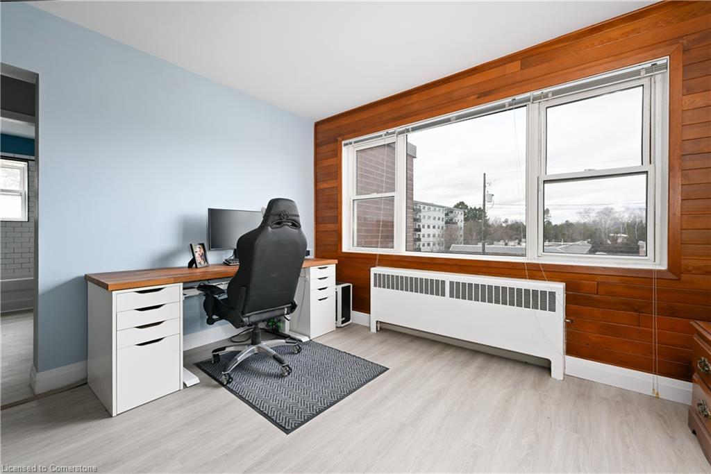 11-2418 New Street, Burlington, ON - Indoor