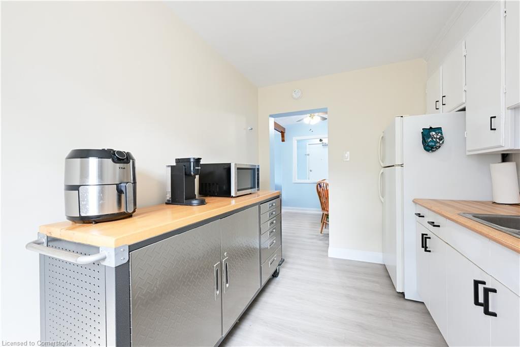 11-2418 New Street, Burlington, ON - Indoor Photo Showing Kitchen