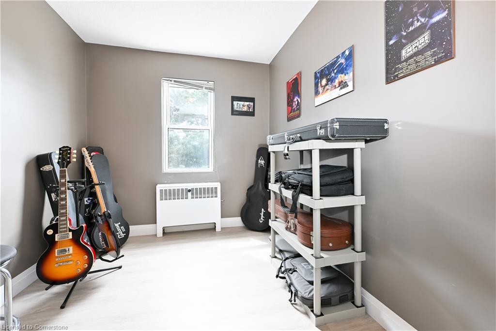 11-2418 New Street, Burlington, ON - Indoor