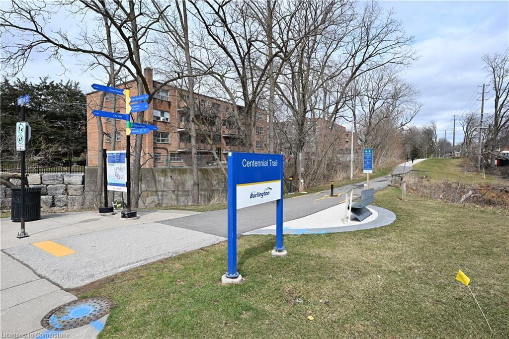 11-2418 New Street, Burlington, ON - Outdoor