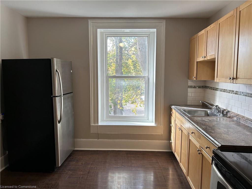 840-846 King Street E, Cambridge, ON