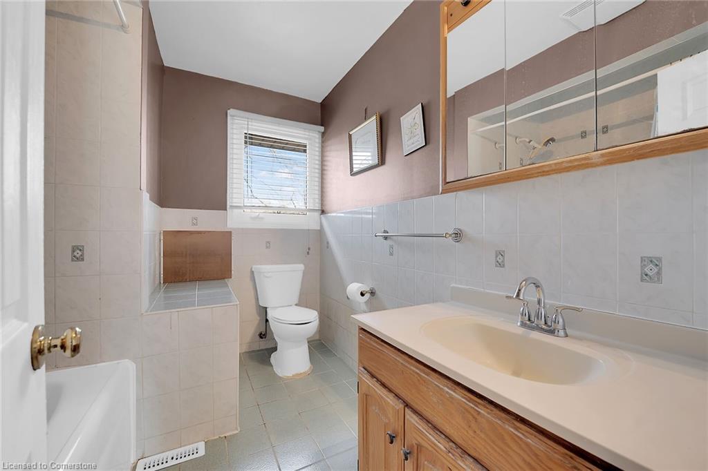 9 Gavin Drive, St. Catharines, ON - Indoor Photo Showing Bathroom