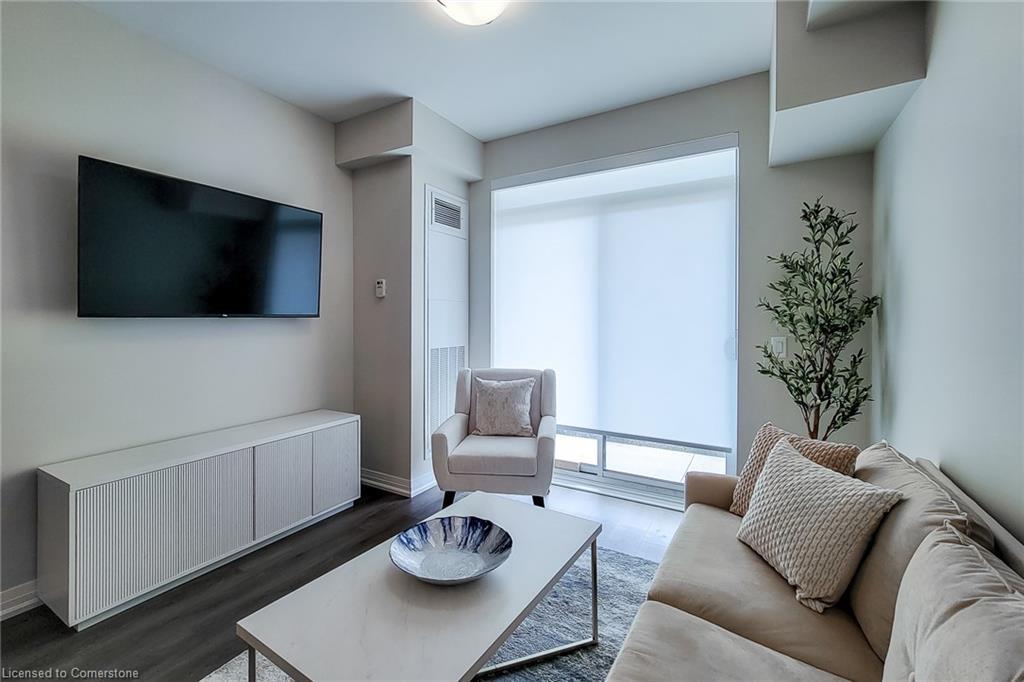107-120 Springvalley Crescent, Hamilton, ON - Indoor Photo Showing Living Room