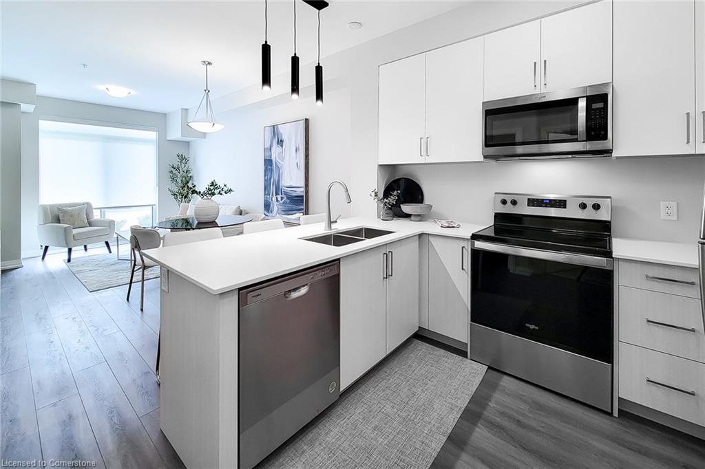 107-120 Springvalley Crescent, Hamilton, ON - Indoor Photo Showing Kitchen With Stainless Steel Kitchen With Double Sink With Upgraded Kitchen
