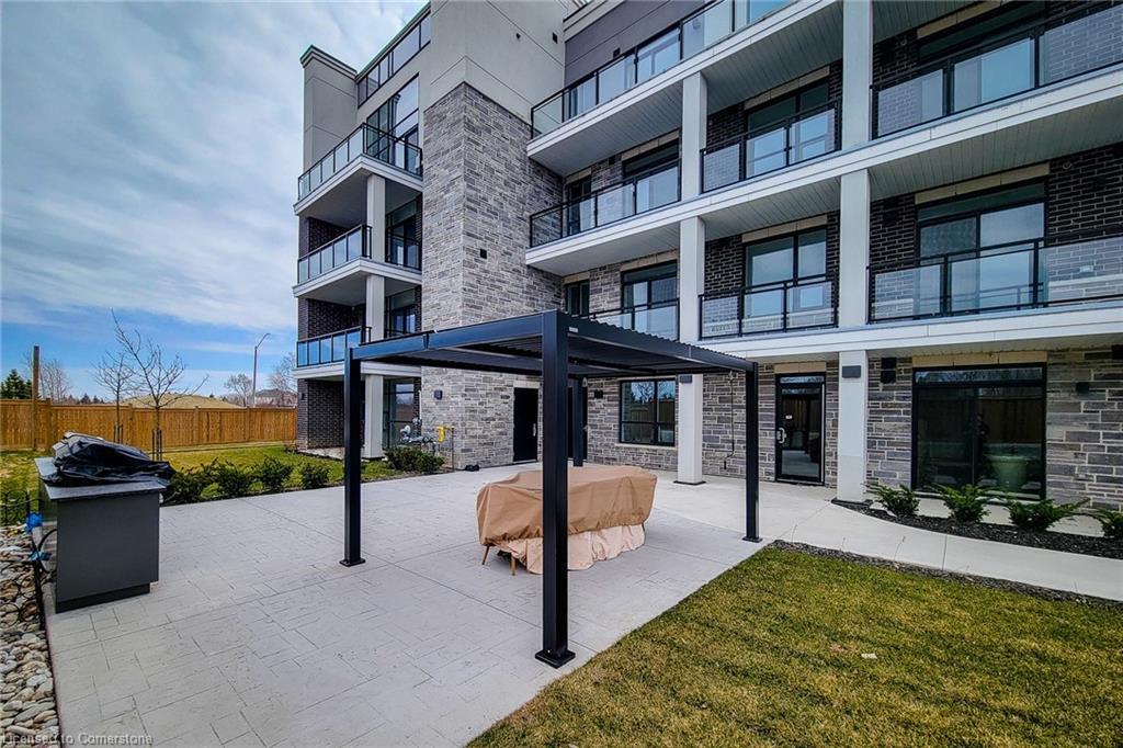 107-120 Springvalley Crescent, Hamilton, ON - Outdoor With Balcony