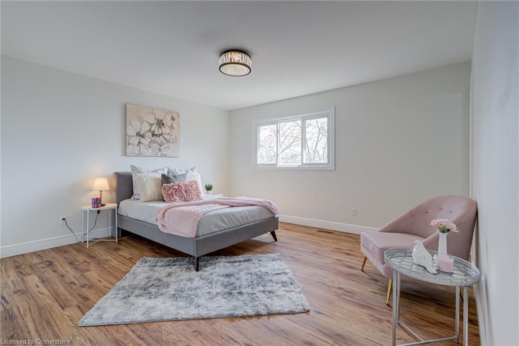 1252 Lakeview Drive, Oakville, ON - Indoor Photo Showing Bedroom