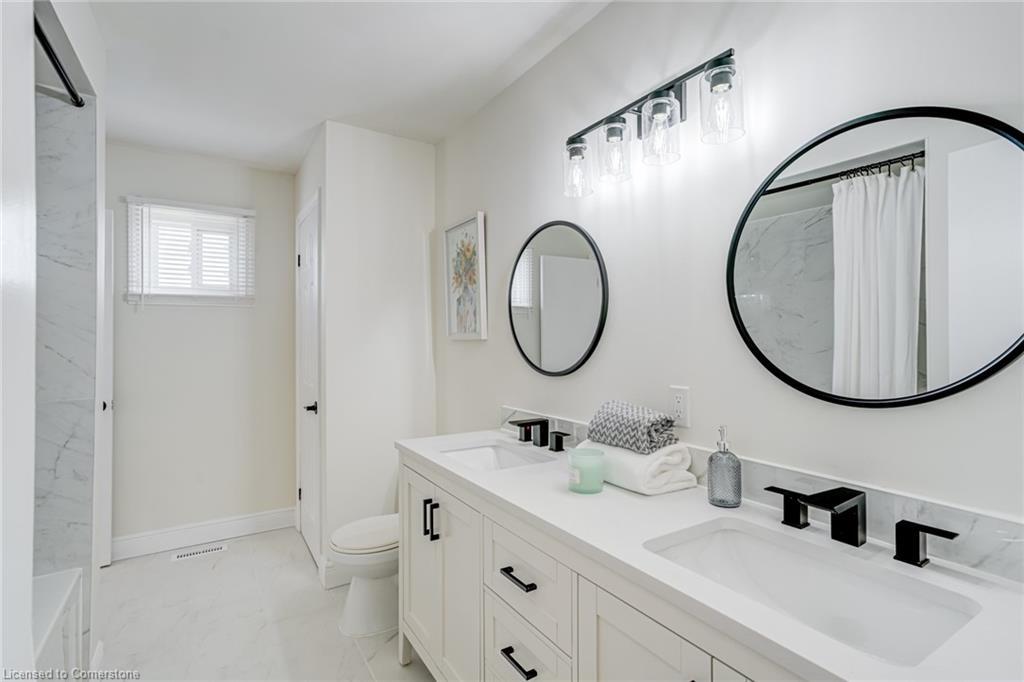 1252 Lakeview Drive, Oakville, ON - Indoor Photo Showing Bathroom