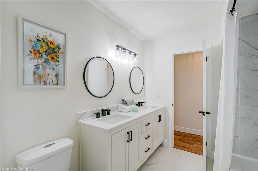 1252 Lakeview Drive, Oakville, ON - Indoor Photo Showing Bathroom