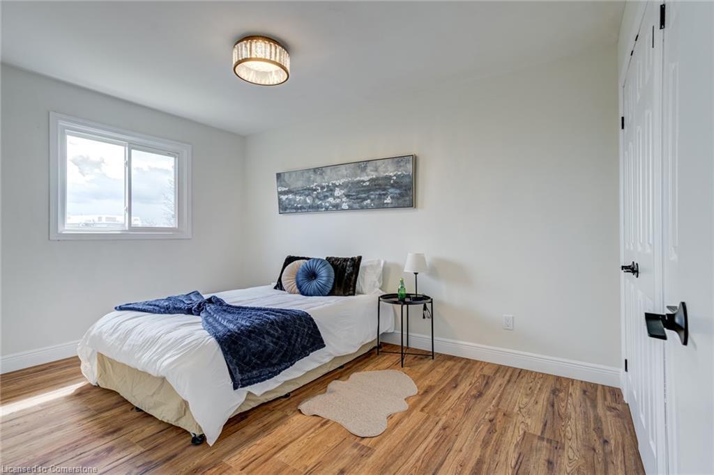 1252 Lakeview Drive, Oakville, ON - Indoor Photo Showing Bedroom