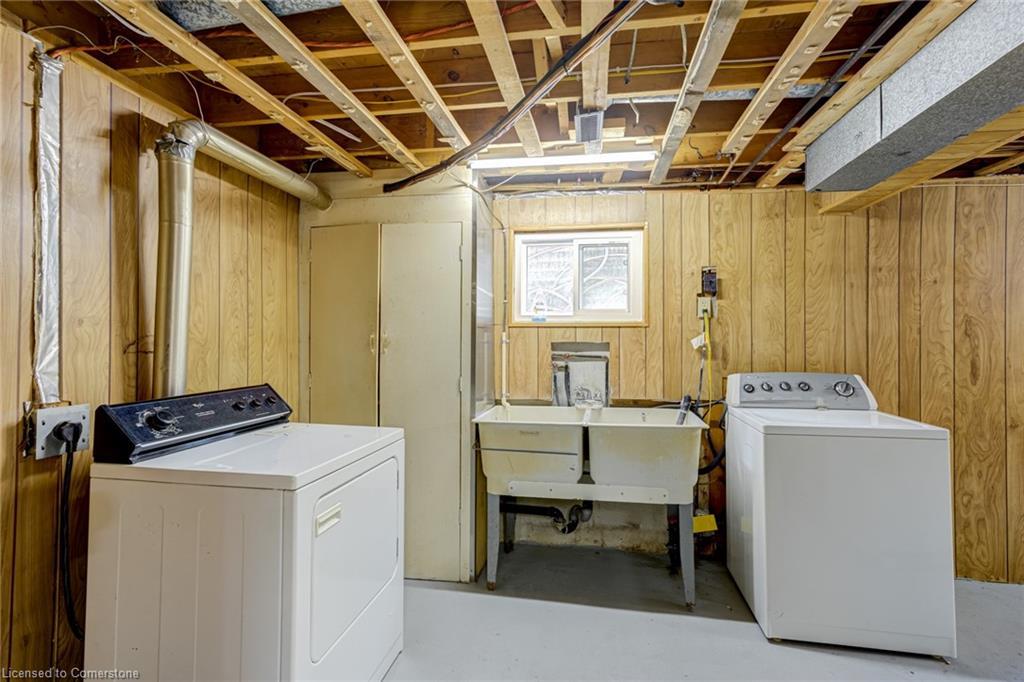 1252 Lakeview Drive, Oakville, ON - Indoor Photo Showing Laundry Room