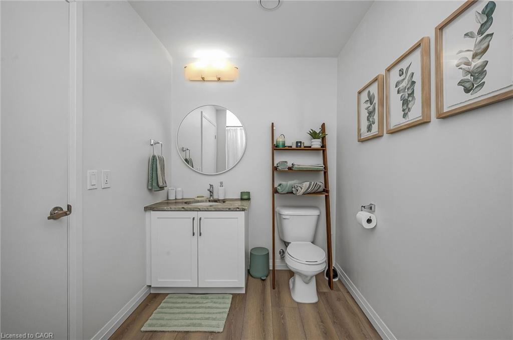 904-108 Garment Street, Kitchener, ON - Indoor Photo Showing Bathroom