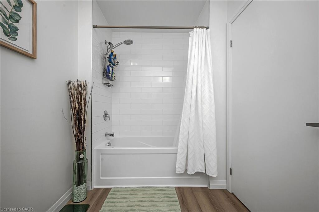 904-108 Garment Street, Kitchener, ON - Indoor Photo Showing Bathroom