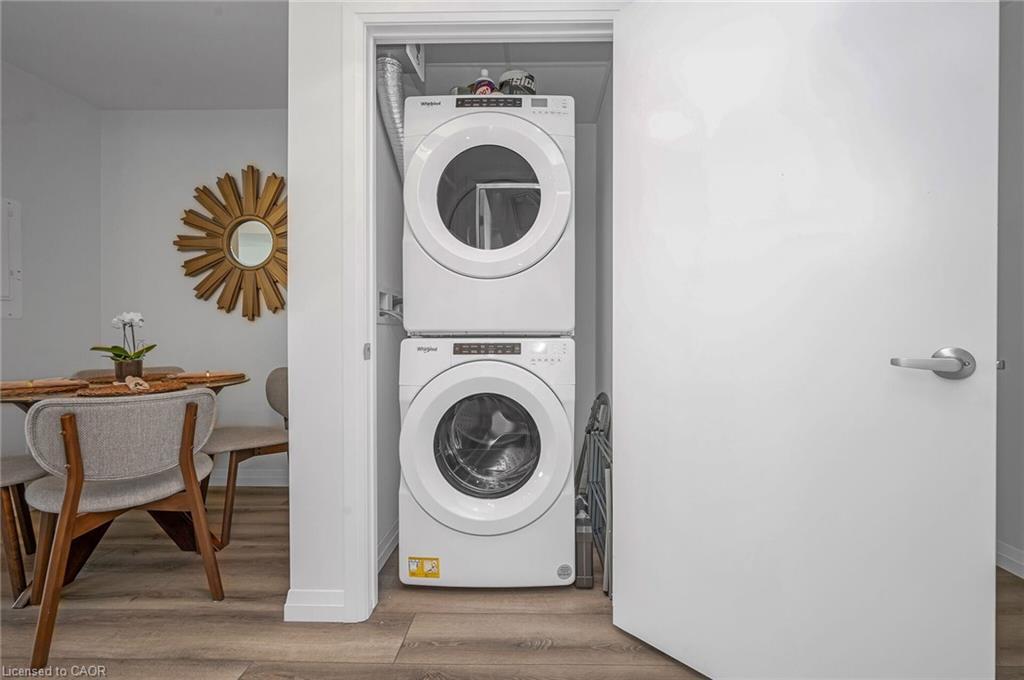 904-108 Garment Street, Kitchener, ON - Indoor Photo Showing Laundry Room