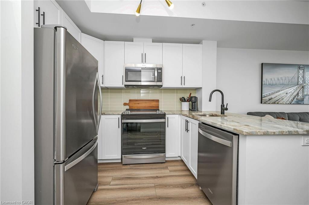 904-108 Garment Street, Kitchener, ON - Indoor Photo Showing Kitchen With Stainless Steel Kitchen With Upgraded Kitchen
