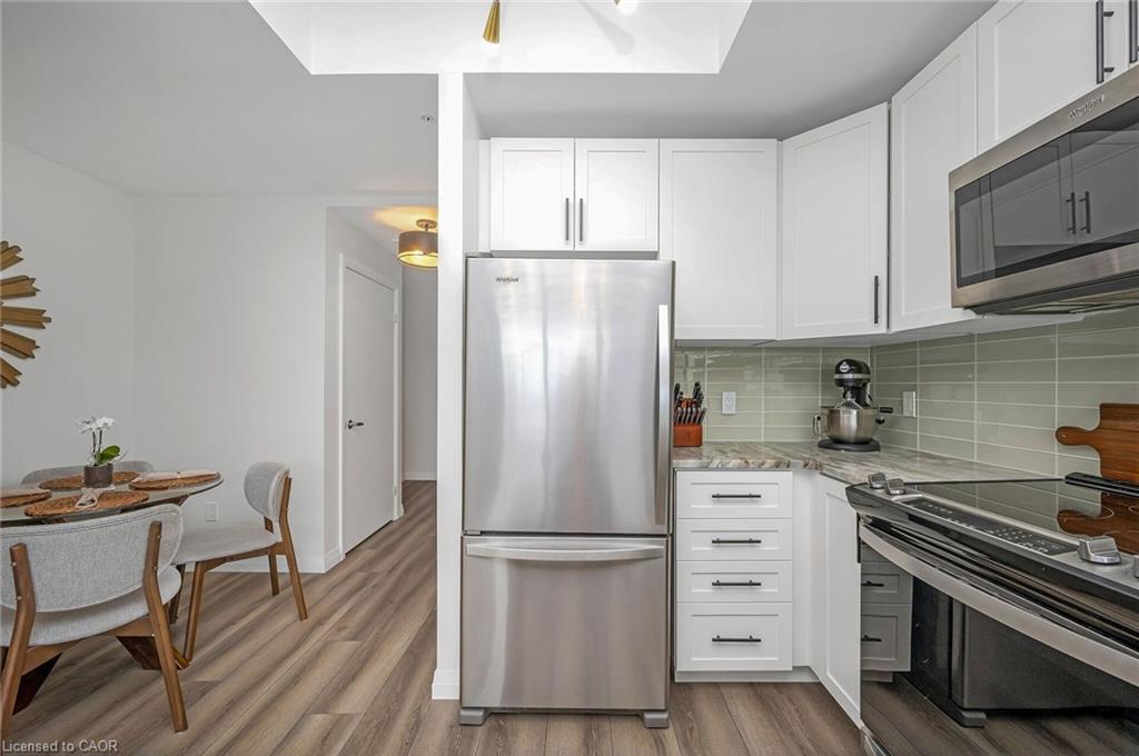 904-108 Garment Street, Kitchener, ON - Indoor Photo Showing Kitchen With Stainless Steel Kitchen With Upgraded Kitchen