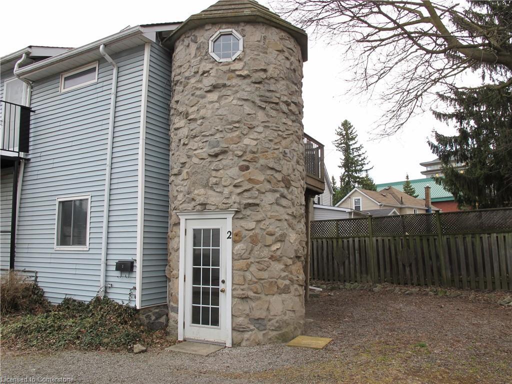 4233 May Avenue, Niagara Falls, ON - Outdoor