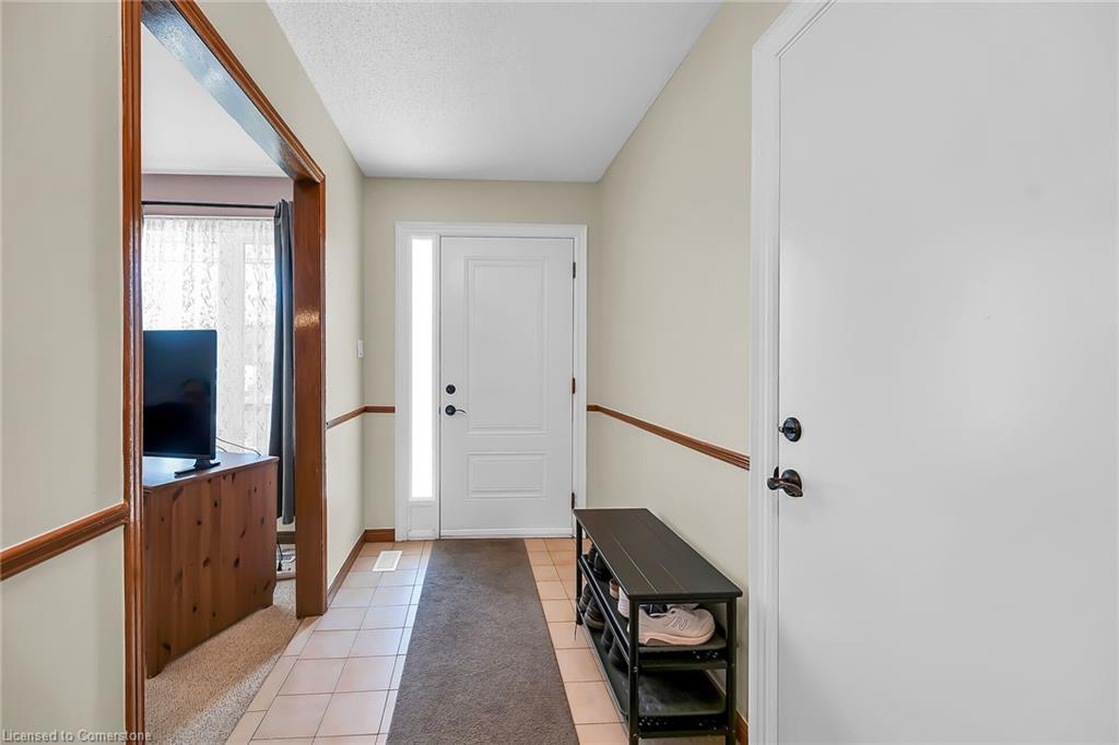 43 Everest Street, Hamilton, ON - Indoor Photo Showing Other Room