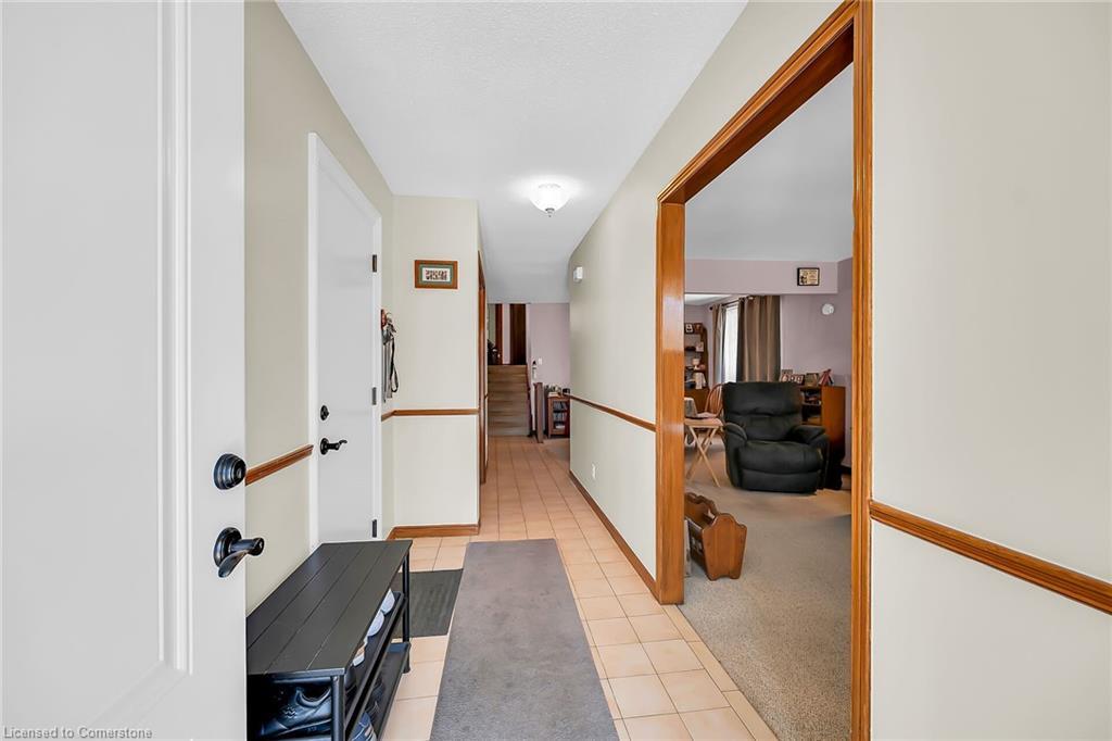 43 Everest Street, Hamilton, ON - Indoor Photo Showing Other Room