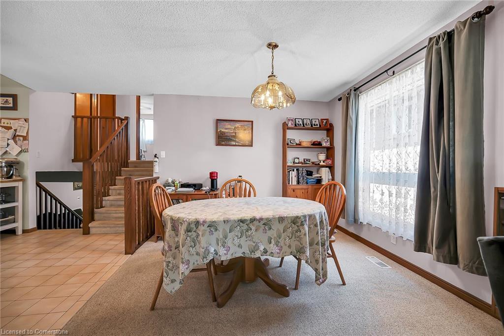 43 Everest Street, Hamilton, ON - Indoor Photo Showing Dining Room