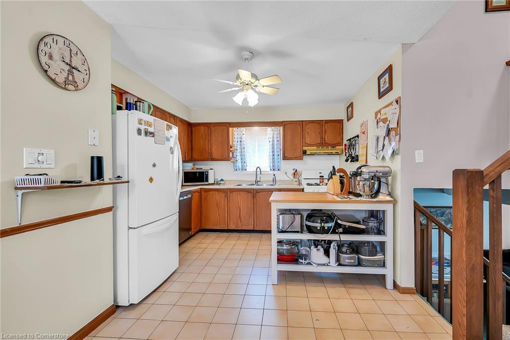 43 Everest Street, Hamilton, ON - Indoor Photo Showing Kitchen