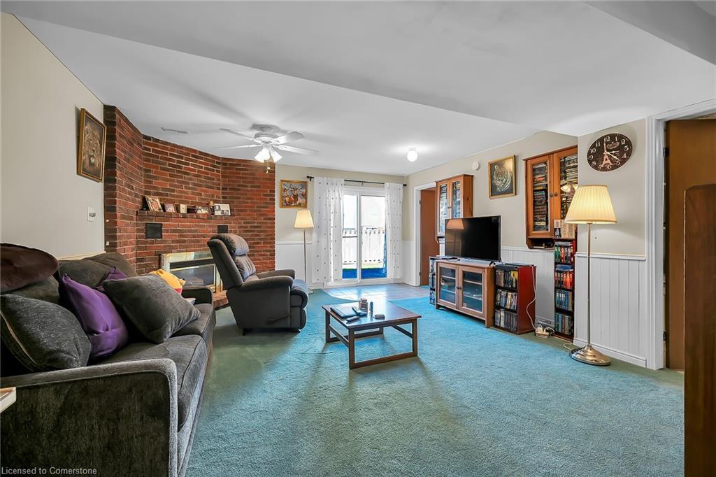 43 Everest Street, Hamilton, ON - Indoor Photo Showing Living Room