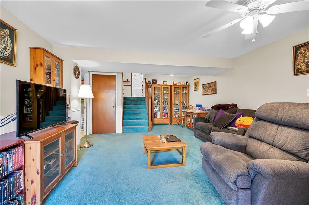 43 Everest Street, Hamilton, ON - Indoor Photo Showing Living Room