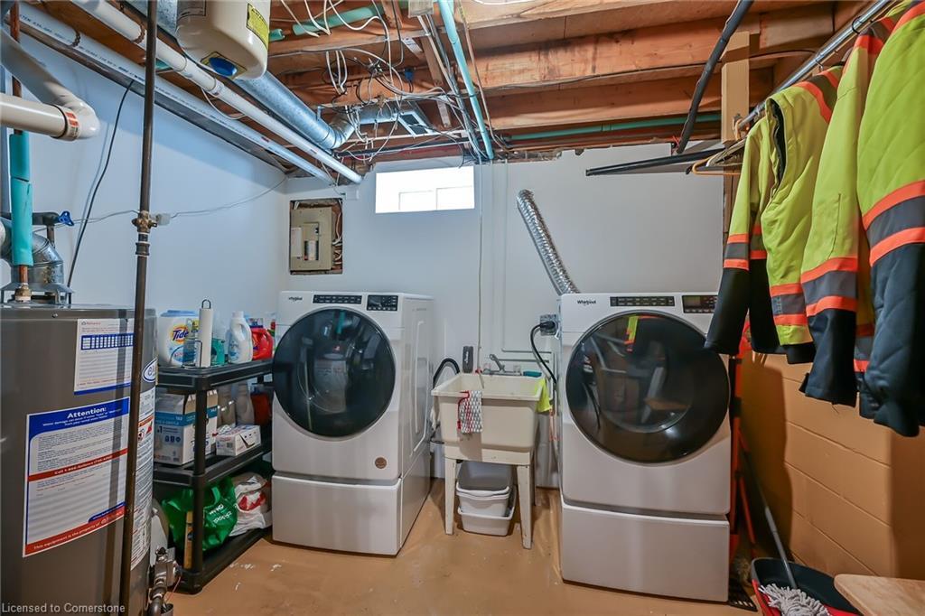 43 Everest Street, Hamilton, ON - Indoor Photo Showing Laundry Room