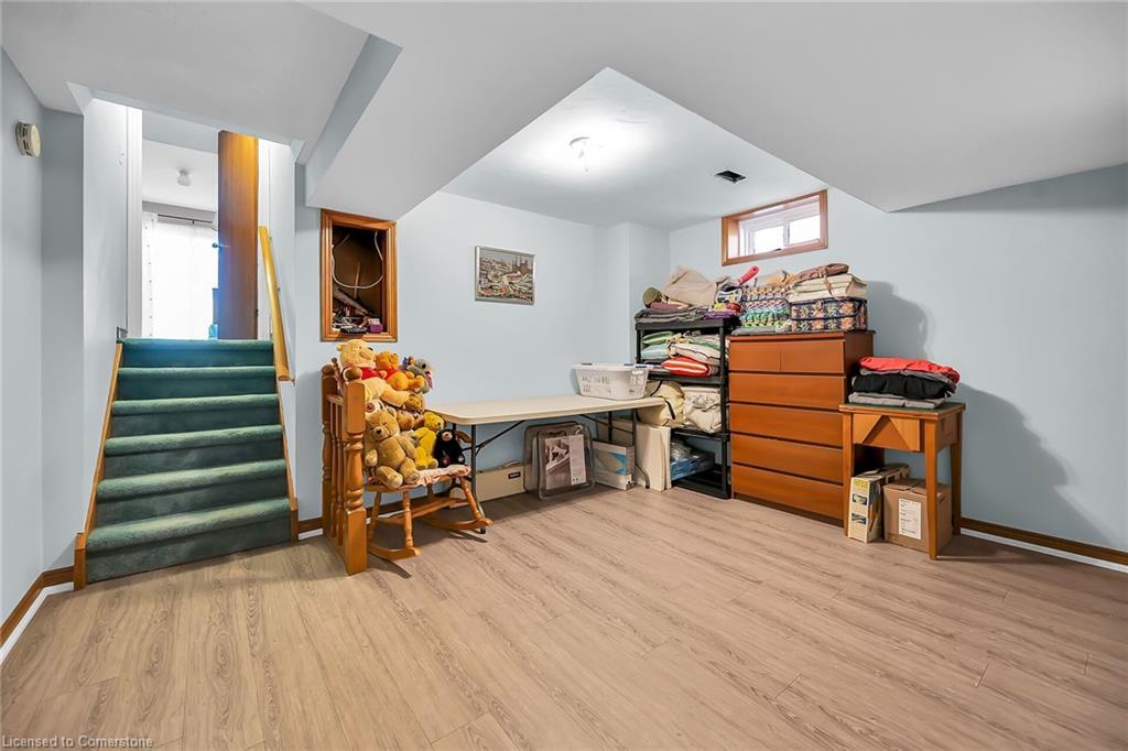 43 Everest Street, Hamilton, ON - Indoor Photo Showing Other Room