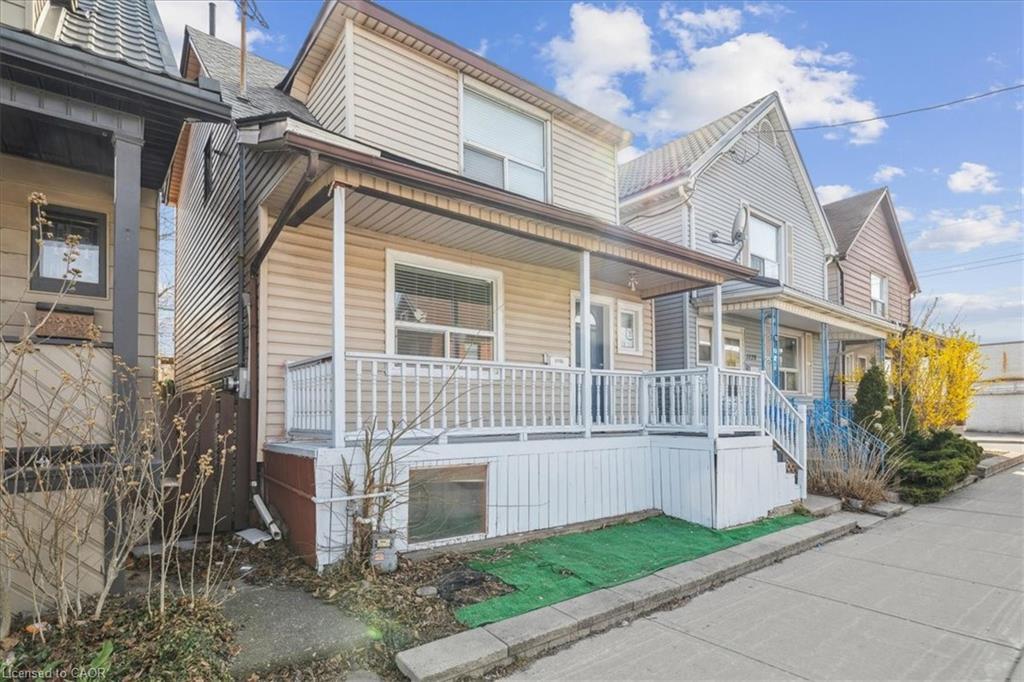 1122 Cannon Street E, Hamilton, ON - Outdoor With Deck Patio Veranda