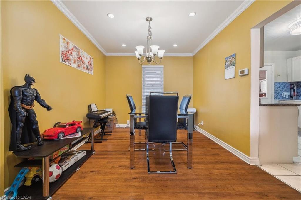 1122 Cannon Street E, Hamilton, ON - Indoor