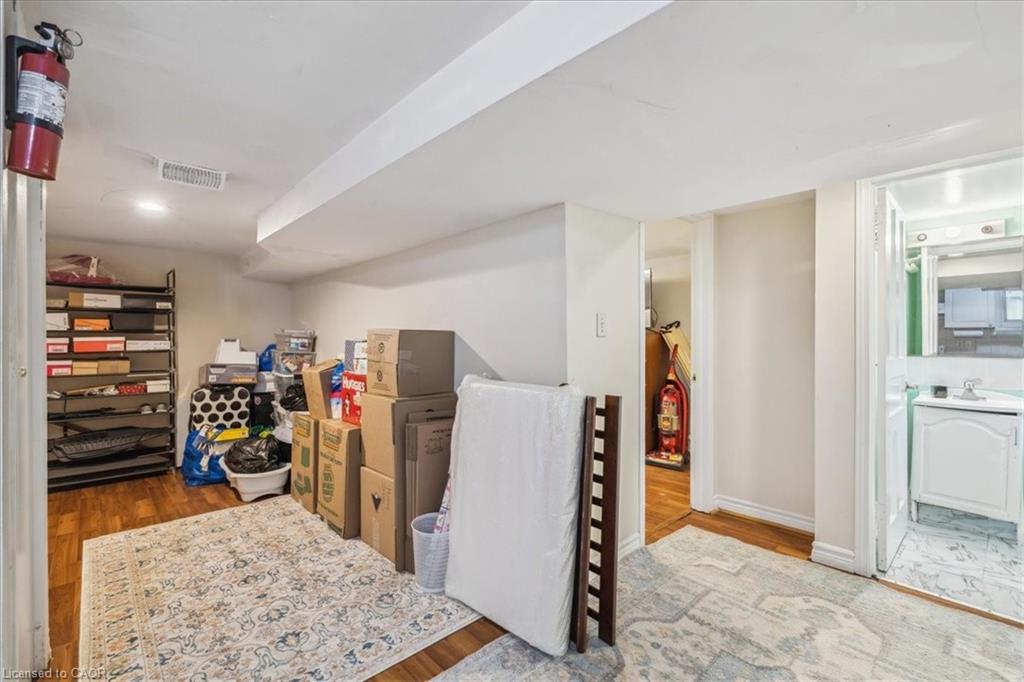 1122 Cannon Street E, Hamilton, ON - Indoor Photo Showing Laundry Room