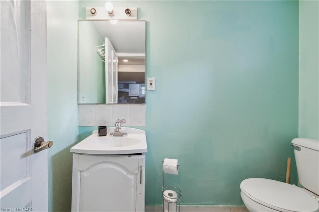 1122 Cannon Street E, Hamilton, ON - Indoor