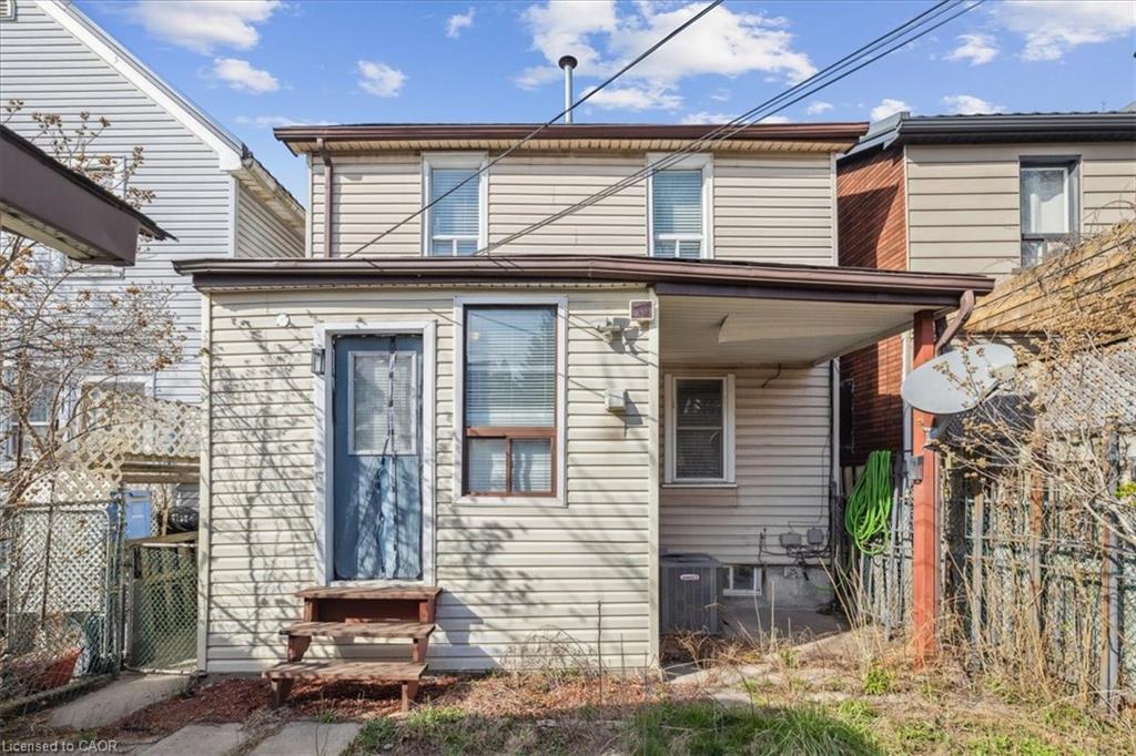1122 Cannon Street E, Hamilton, ON - Outdoor
