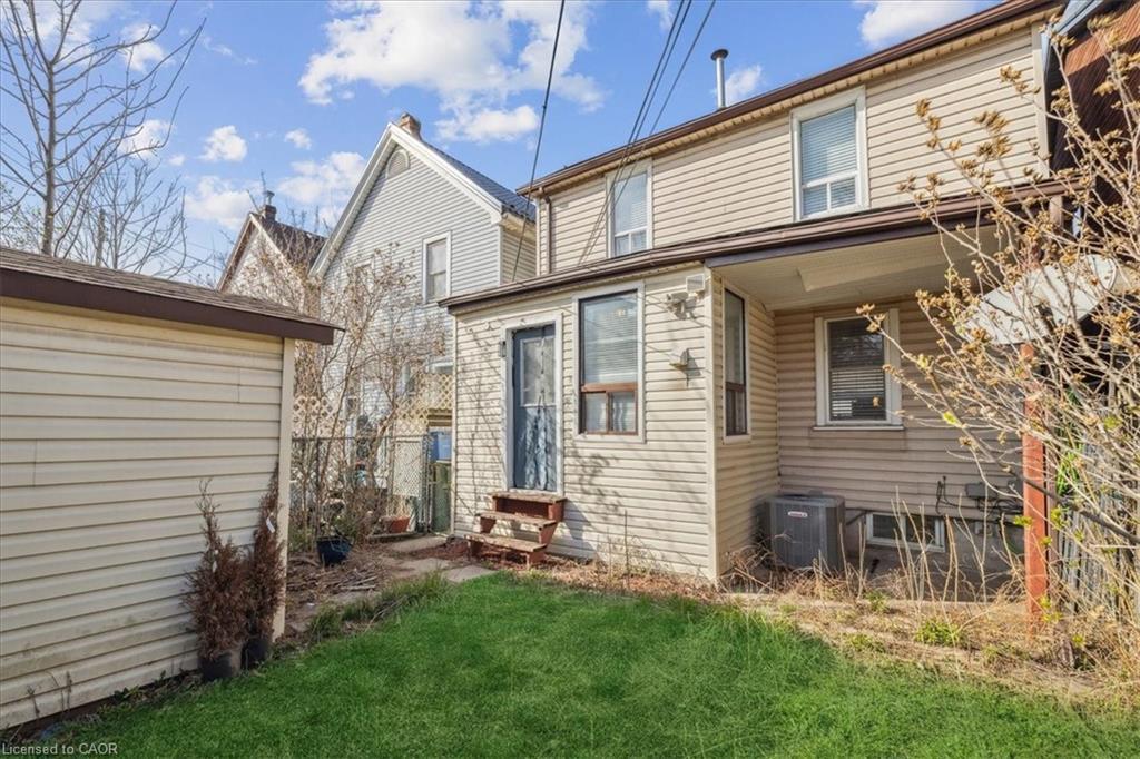 1122 Cannon Street E, Hamilton, ON - Outdoor