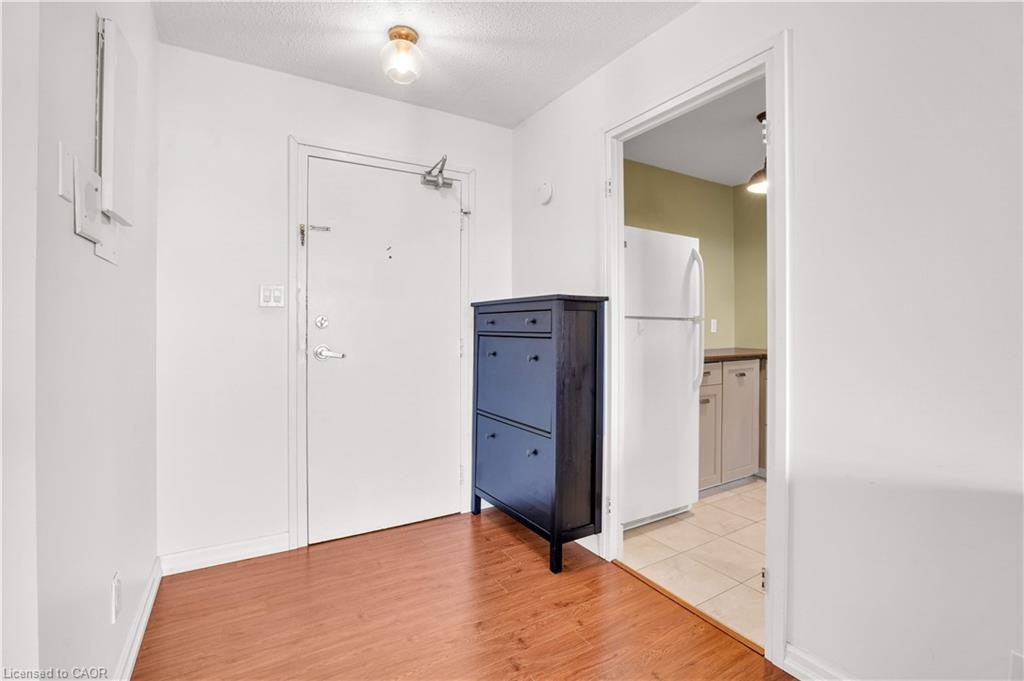 809-225 Harvard Place, Waterloo, ON - Indoor Photo Showing Other Room