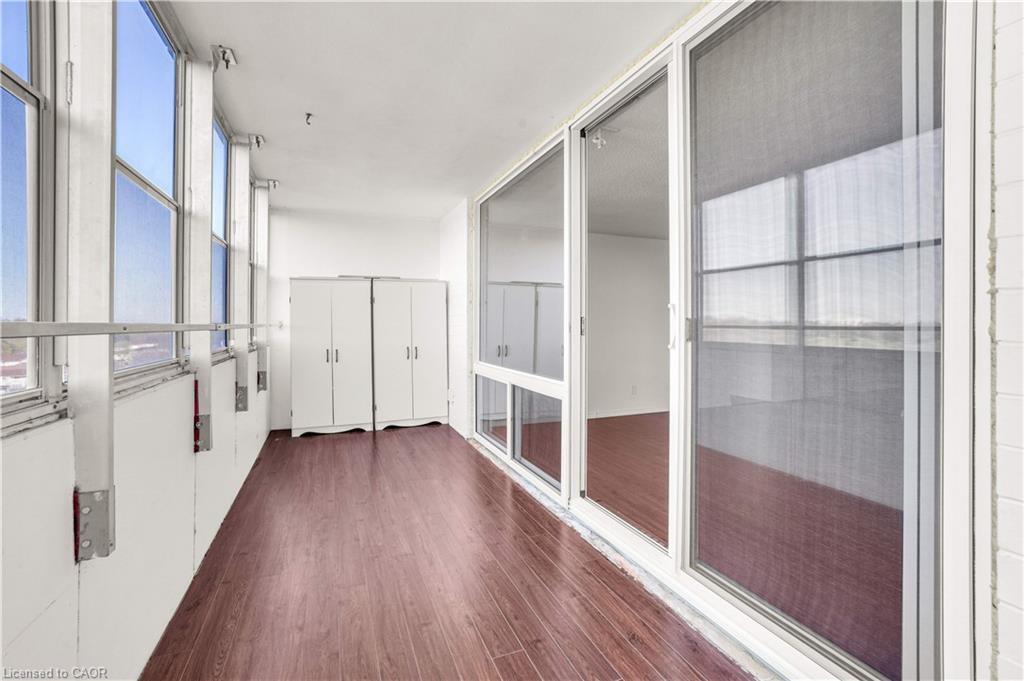 809-225 Harvard Place, Waterloo, ON - Indoor Photo Showing Other Room