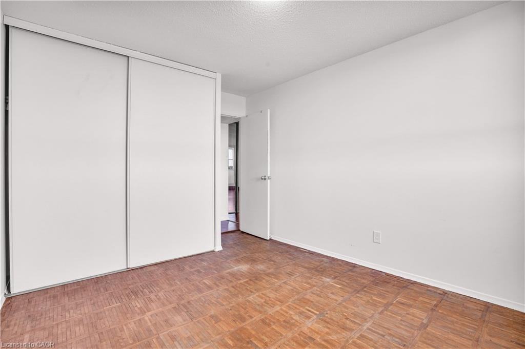 809-225 Harvard Place, Waterloo, ON - Indoor Photo Showing Other Room