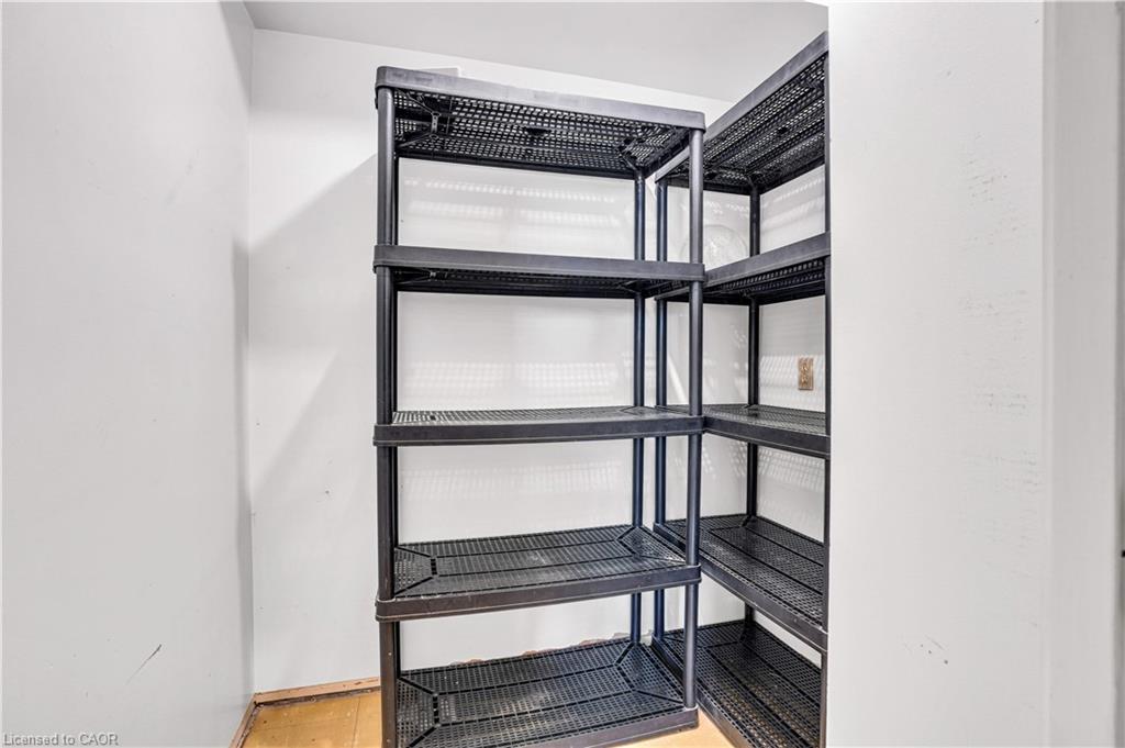 809-225 Harvard Place, Waterloo, ON - Indoor