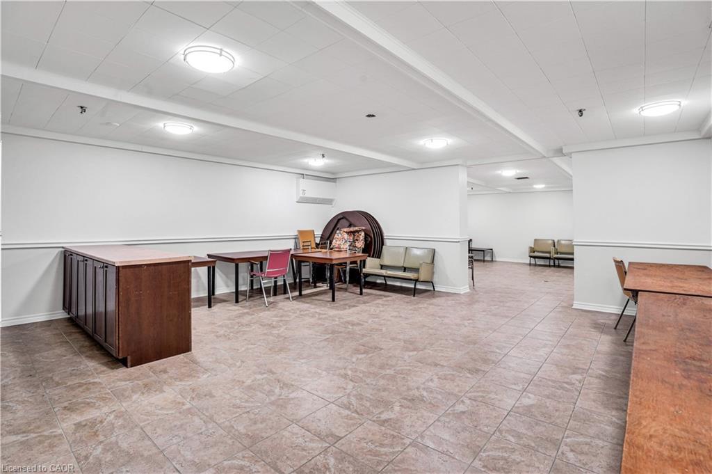 809-225 Harvard Place, Waterloo, ON - Indoor