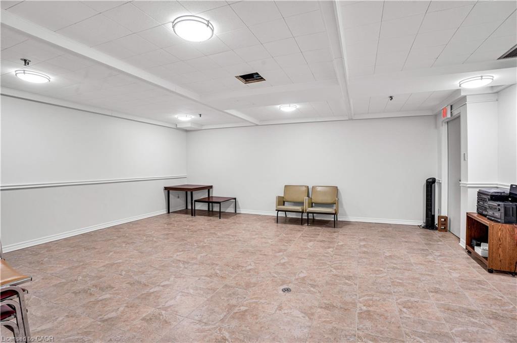 809-225 Harvard Place, Waterloo, ON - Indoor