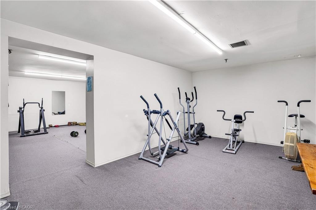 809-225 Harvard Place, Waterloo, ON - Indoor Photo Showing Gym Room