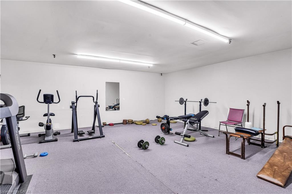 809-225 Harvard Place, Waterloo, ON - Indoor Photo Showing Gym Room