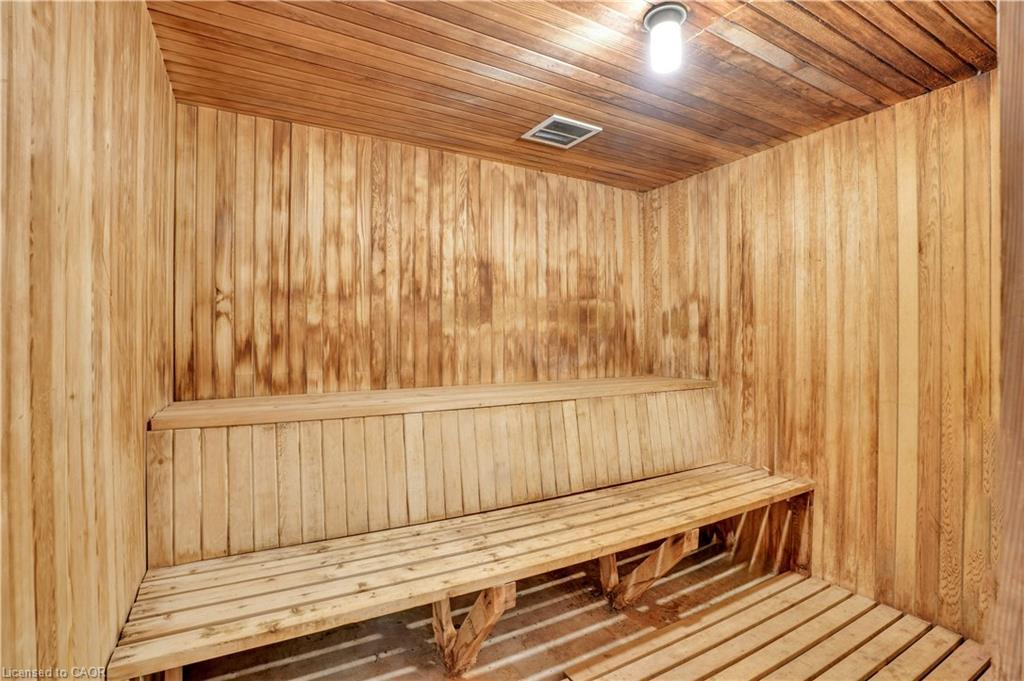 809-225 Harvard Place, Waterloo, ON - Indoor Photo Showing Other Room