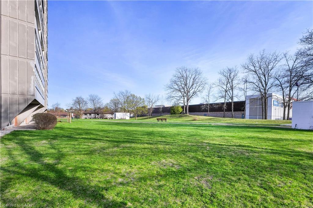 809-225 Harvard Place, Waterloo, ON - Outdoor