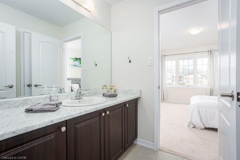 7776 Tupelo Crescent, Niagara Falls, ON - Indoor Photo Showing Bathroom