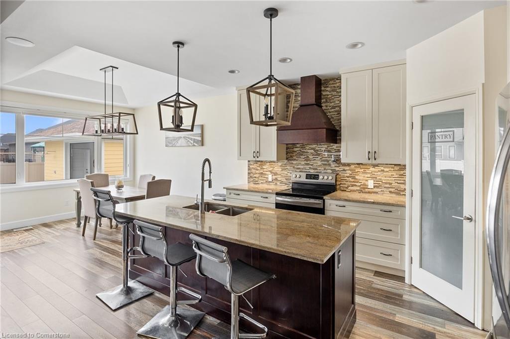 5 Fracas Court, Kingsville, ON - Indoor Photo Showing Kitchen With Double Sink With Upgraded Kitchen