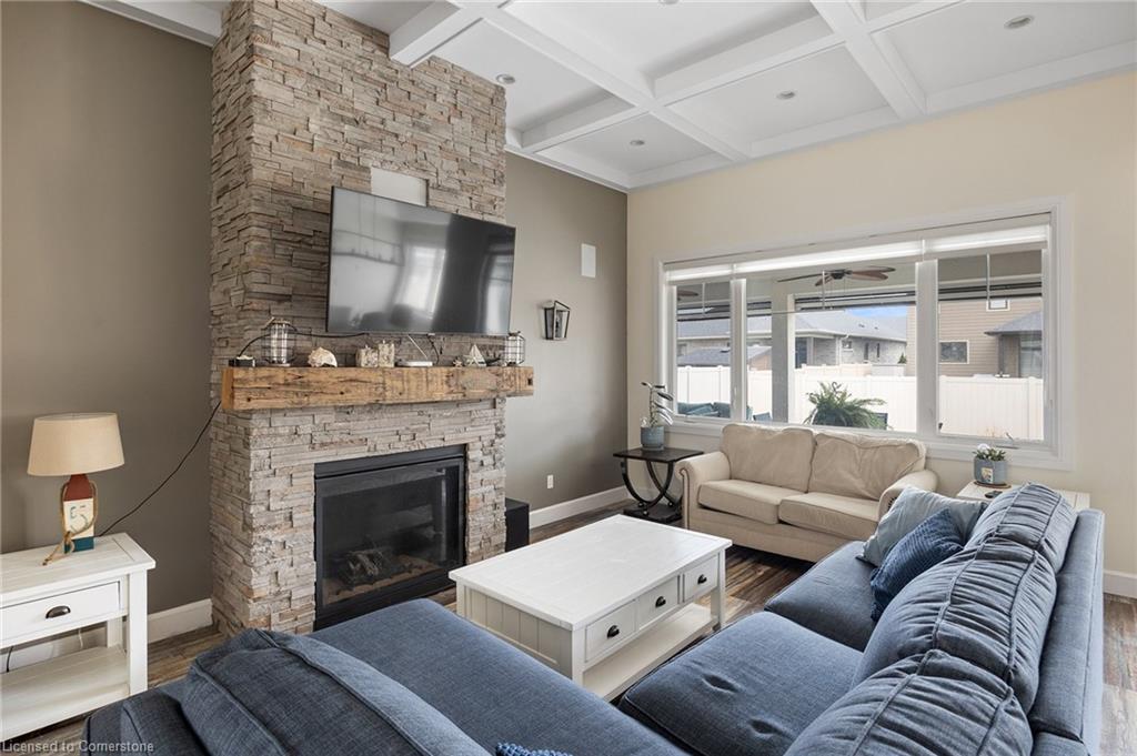 5 Fracas Court, Kingsville, ON - Indoor Photo Showing Living Room With Fireplace